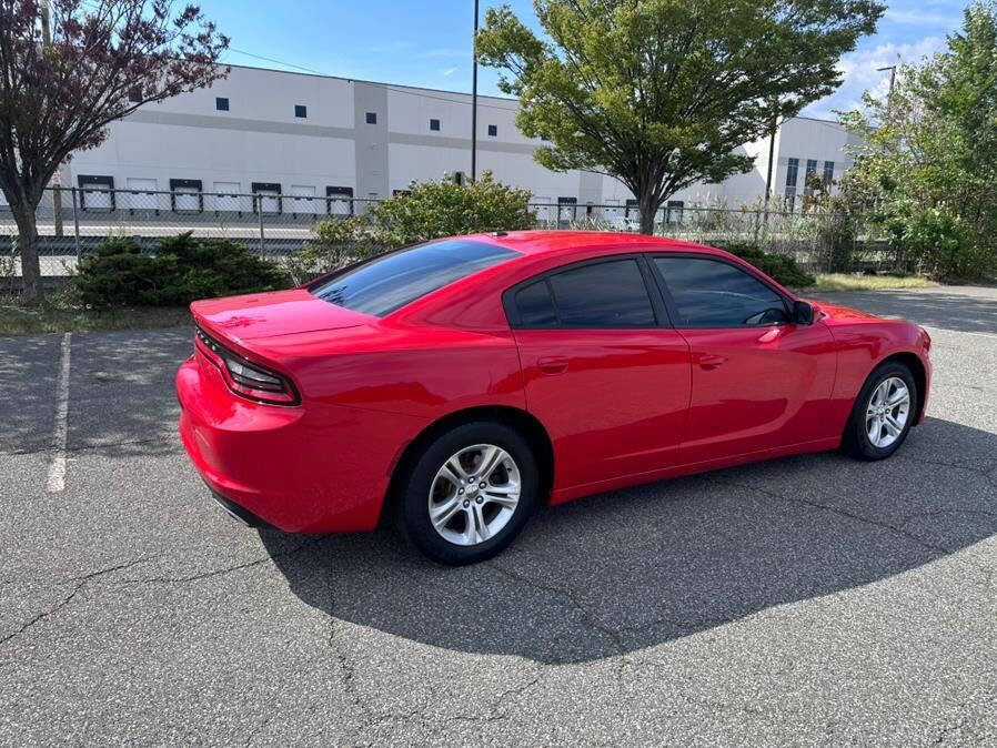 Used 2019 Dodge Charger SXT w/ Leather Interior Group image 9