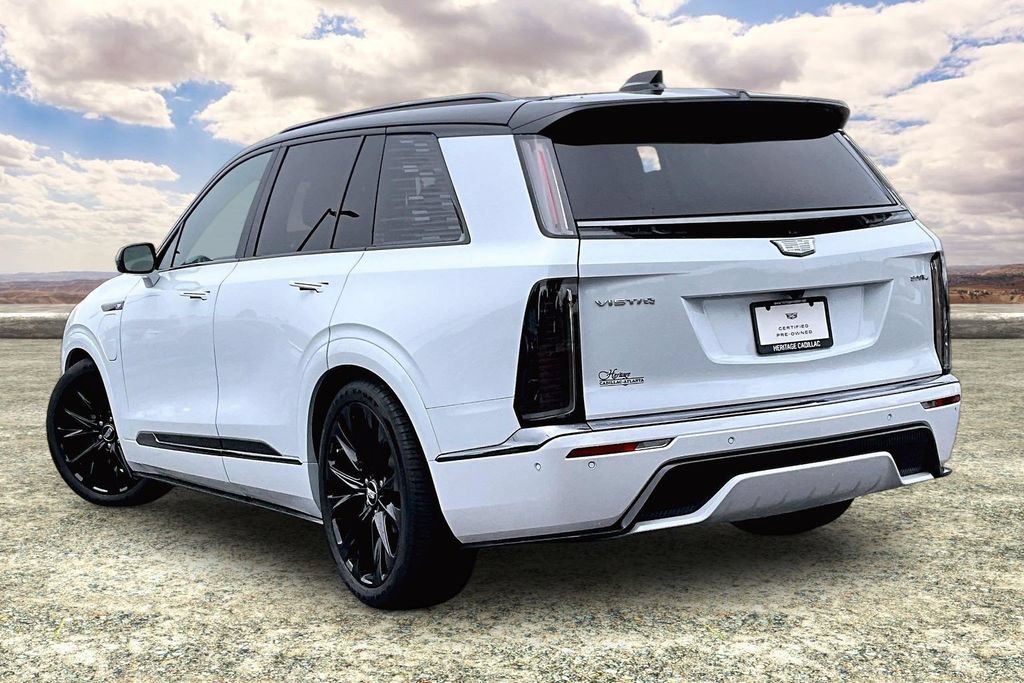 Certified 2026 Cadillac Vistiq Platinum AWD/4WD image 4