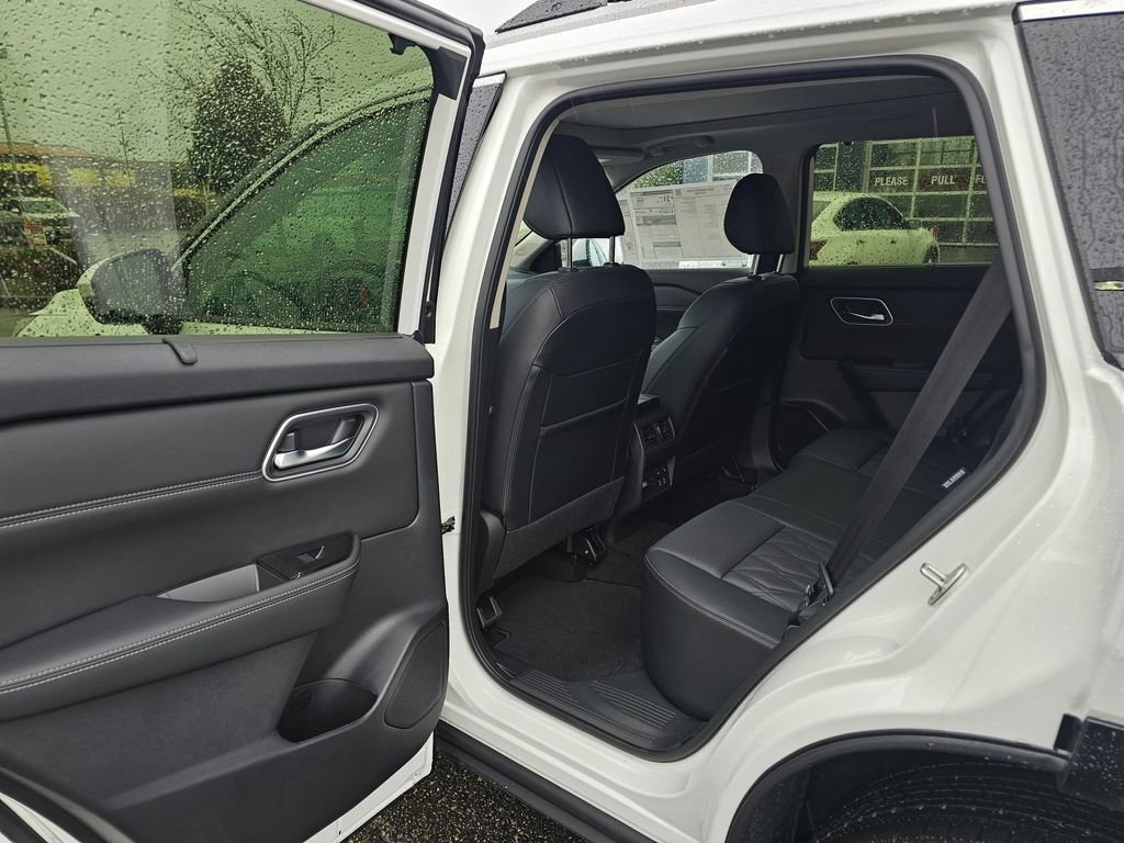 New 2026 Nissan Rogue Platinum AWD/4WD image 12