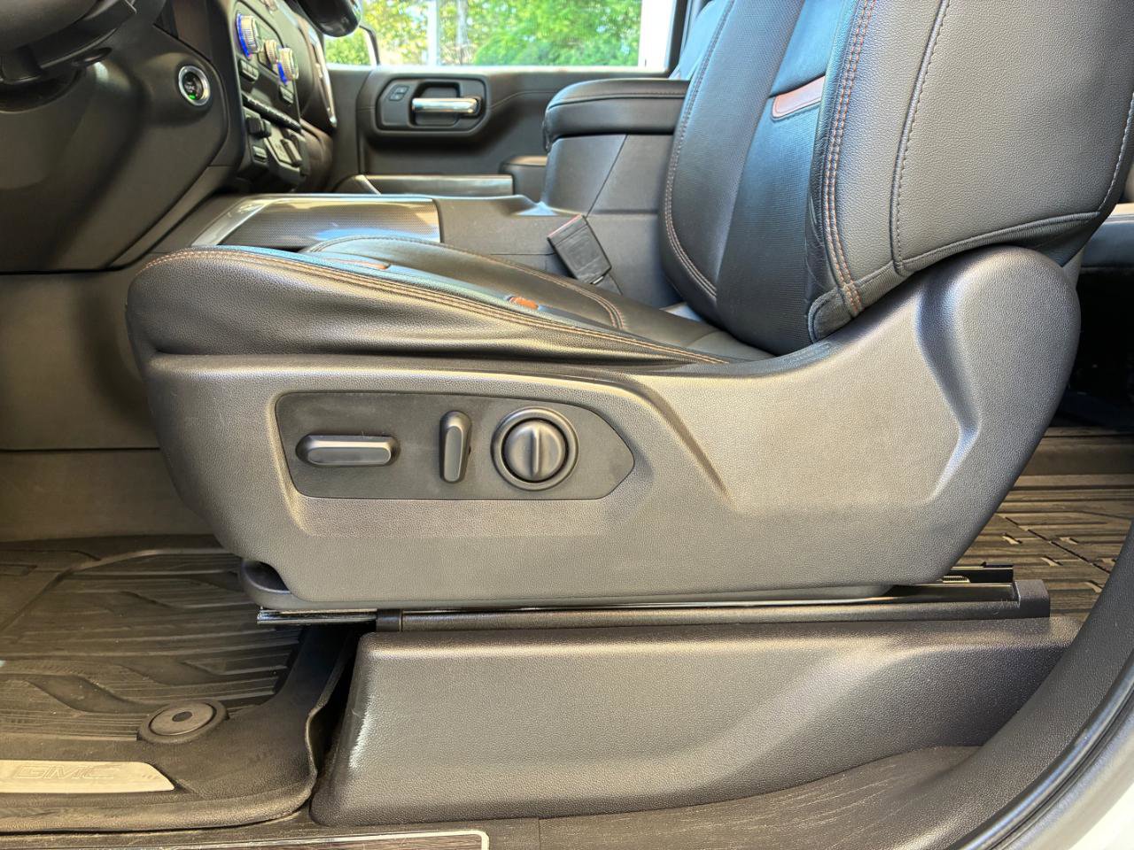 Used 2019 GMC Sierra 1500 AT4 w/ AT4 Premium Package AWD/4WD image 16