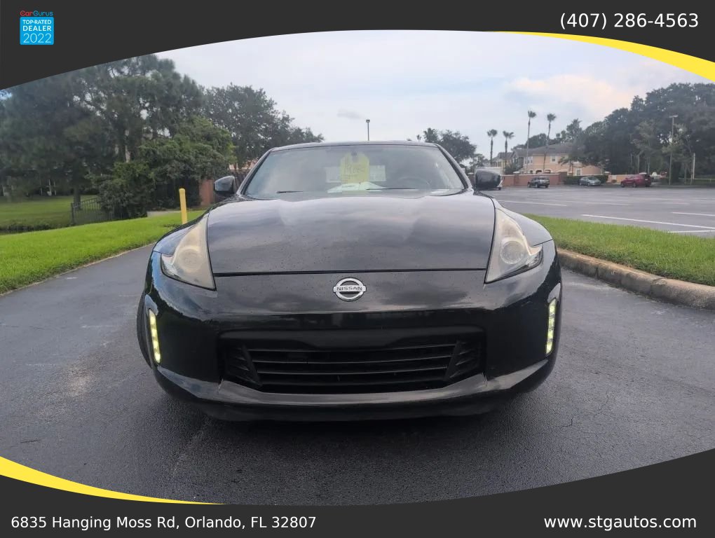 Used 2018 Nissan 370Z Coupe RWD image 7