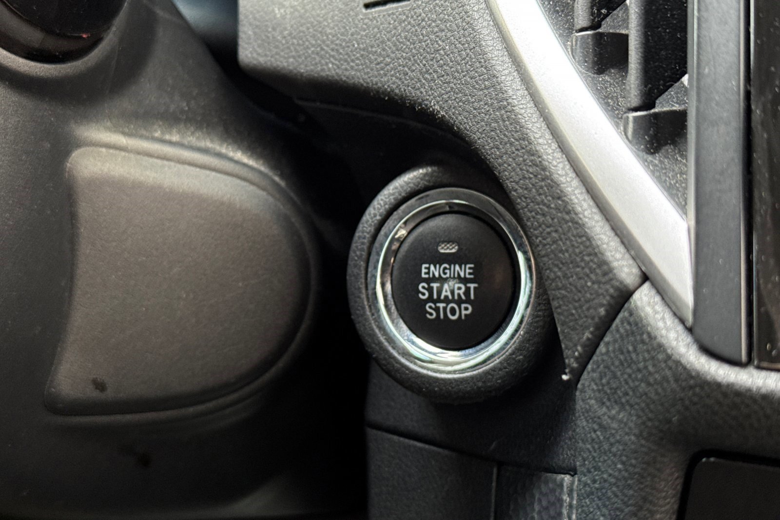 Used 2019 Subaru Forester Premium AWD/4WD image 33