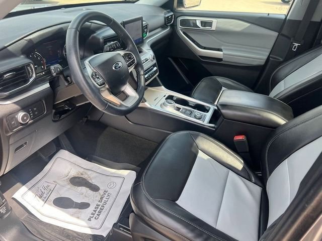 Used 2022 Ford Explorer XLT w/ Equipment Group 202A image 10
