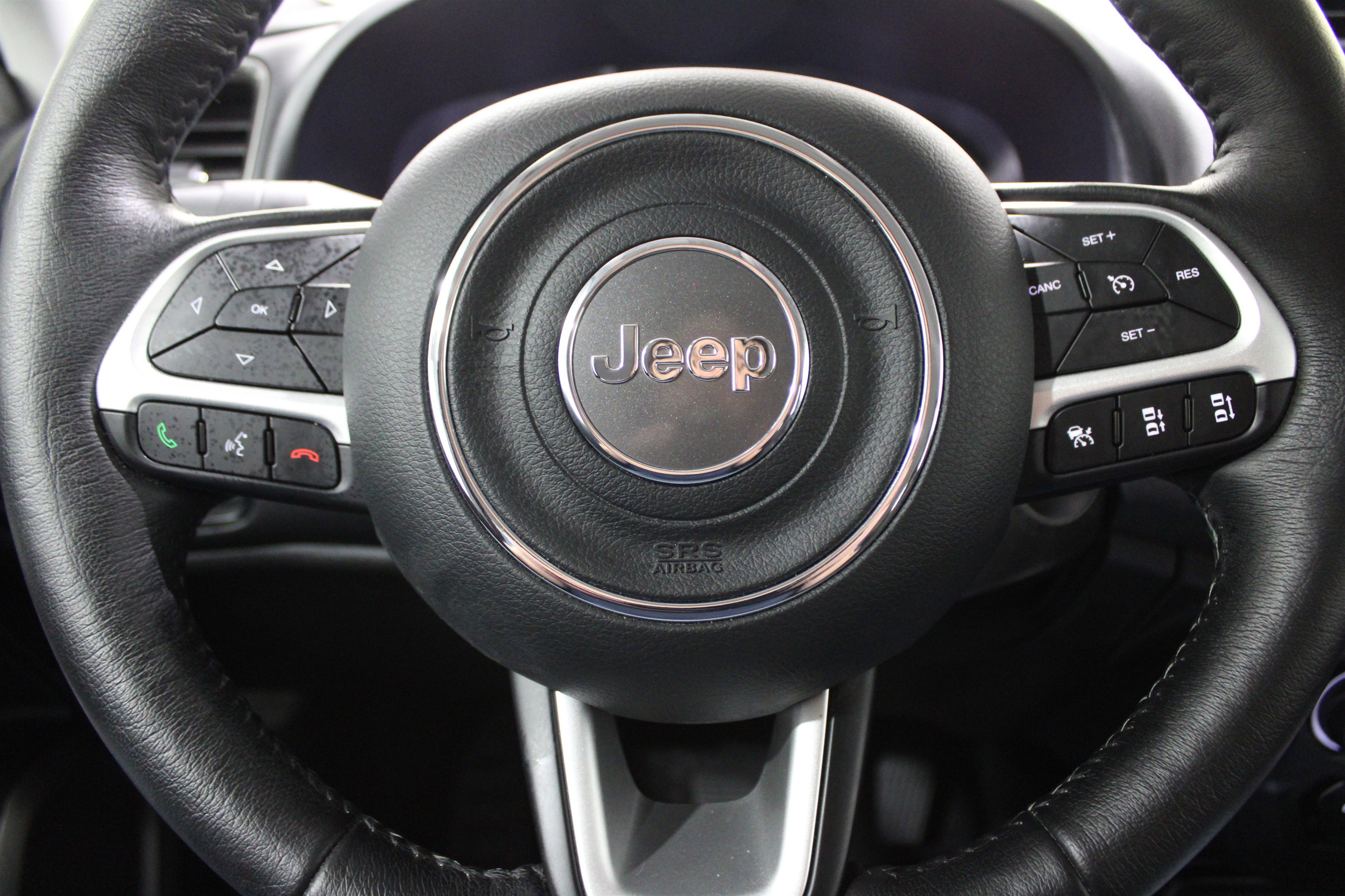 Used 2023 Jeep Renegade Limited image 8