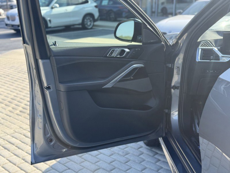 Certified 2024 BMW X6 xDrive40i w/ M Sport Professional Package image 11