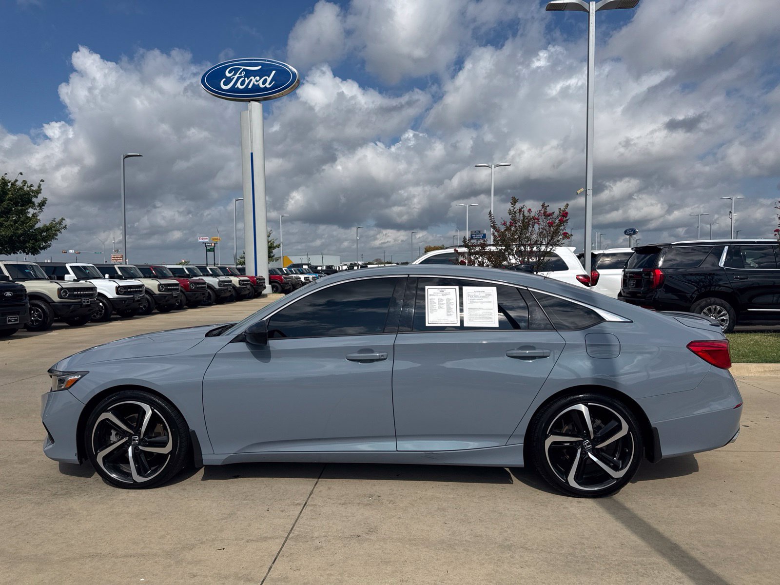 Used 2022 Honda Accord Sport image 2
