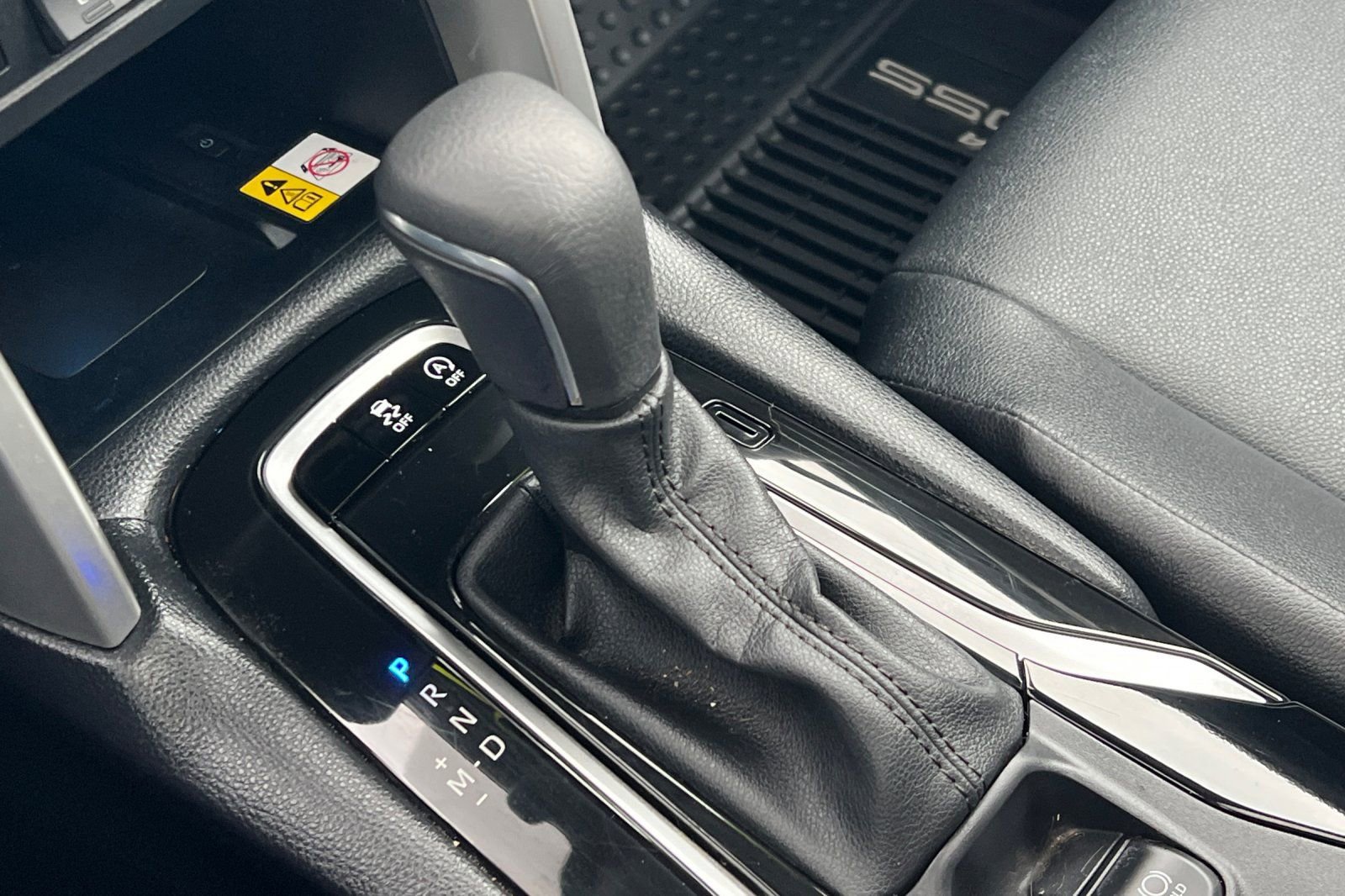 Certified 2023 Toyota Corolla Cross XLE w/ Convenience Package image 18