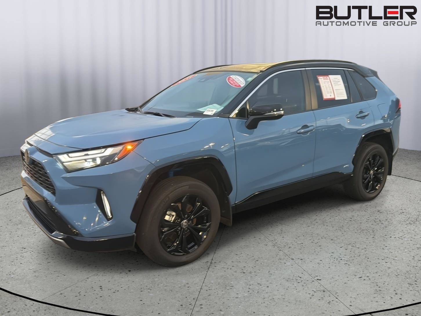 Certified 2025 Toyota RAV4 XSE w/ Weather Package AWD/4WD image 1