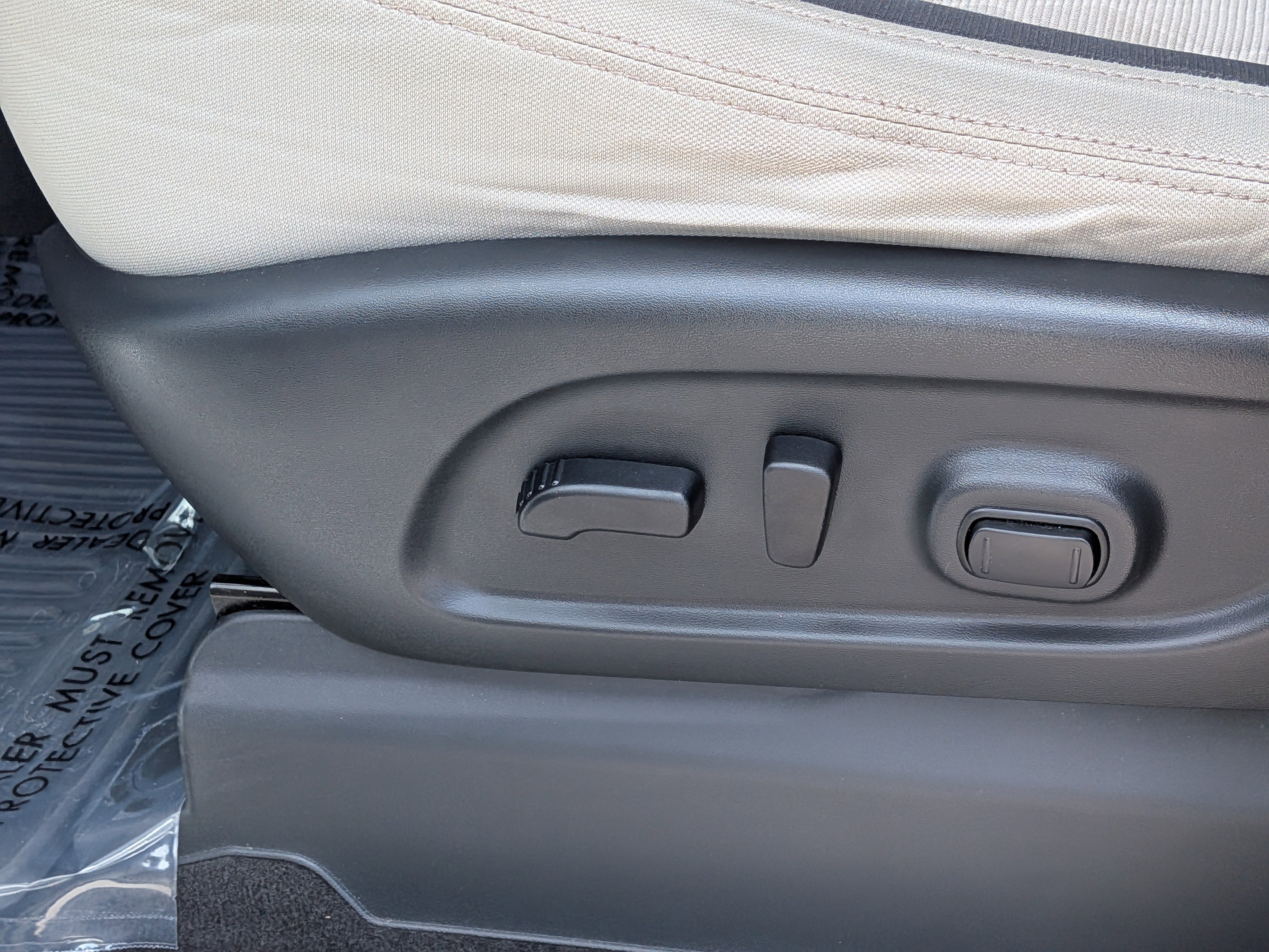 Used 2021 Nissan Titan SV w/ SV Convenience Package image 21