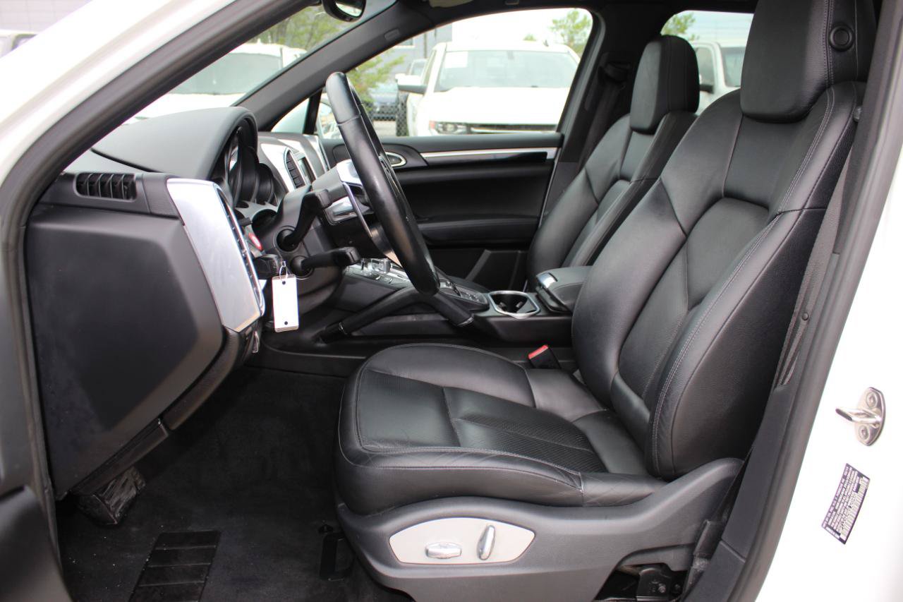 Used 2016 Porsche Cayenne AWD/4WD image 11