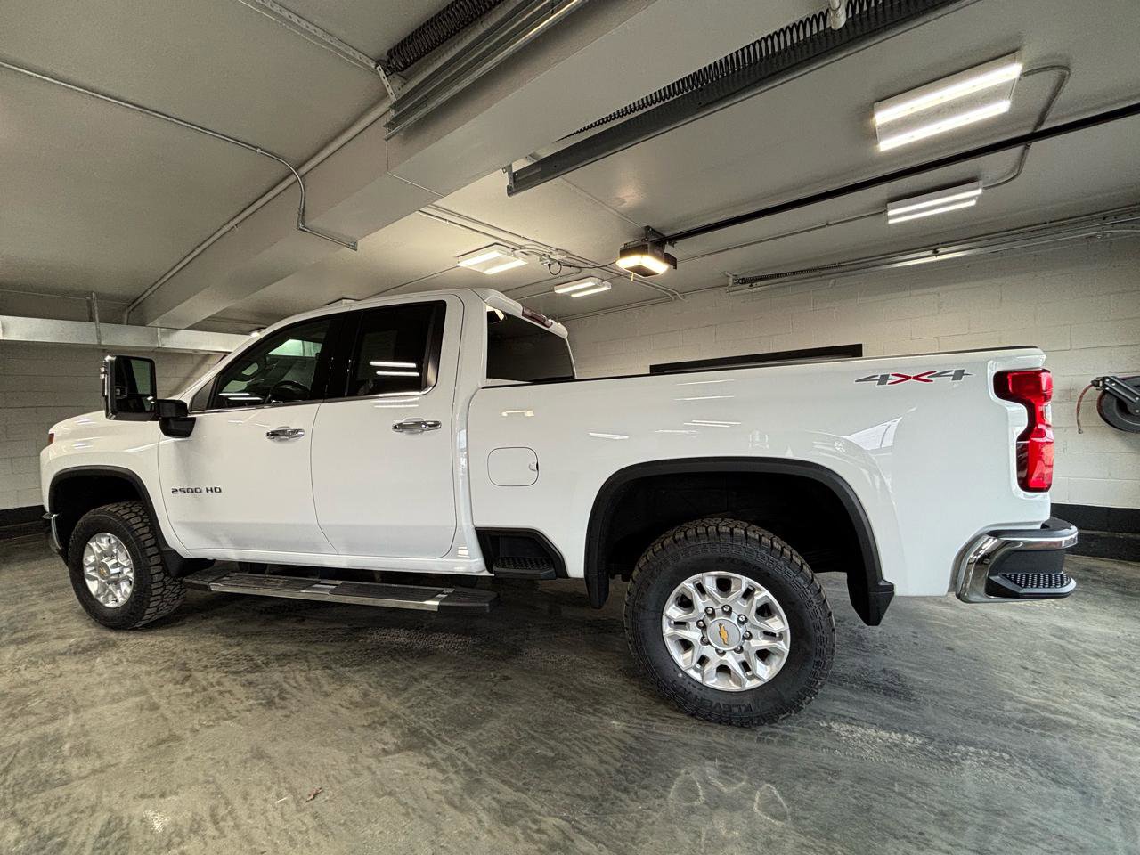 Used 2022 Chevrolet Silverado 2500 LTZ w/ Safety Package image 9