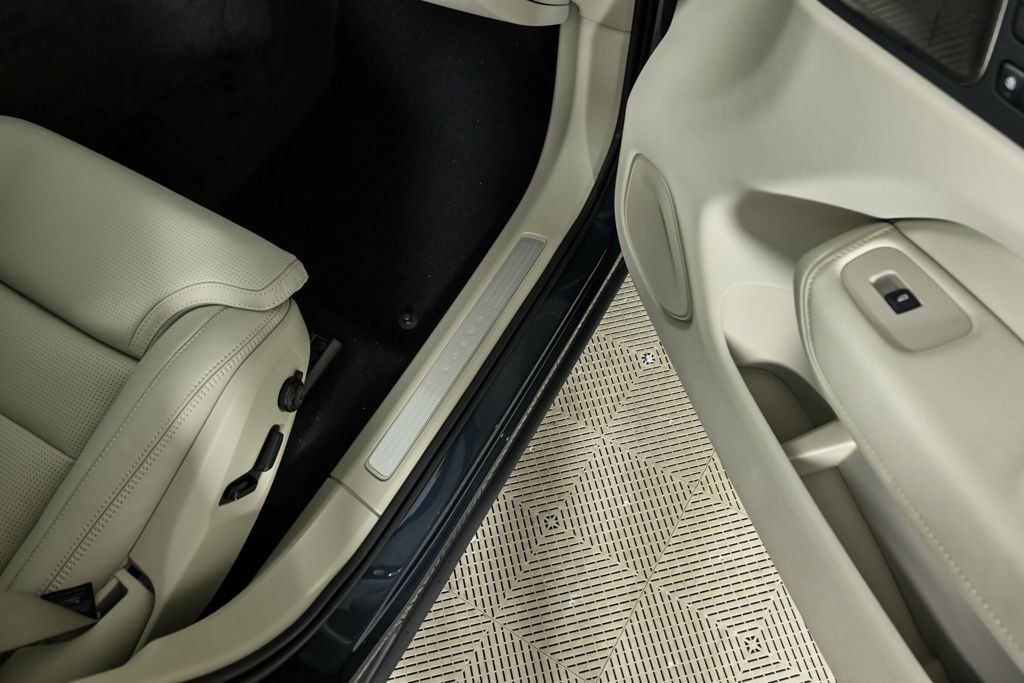 New 2026 Volvo XC60 B5 Ultra w/ Protection Package Premier image 25