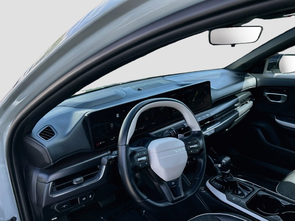 Used 2025 Kia K4 GT-Line w/ GT-Line Sunroof Package FWD image 9