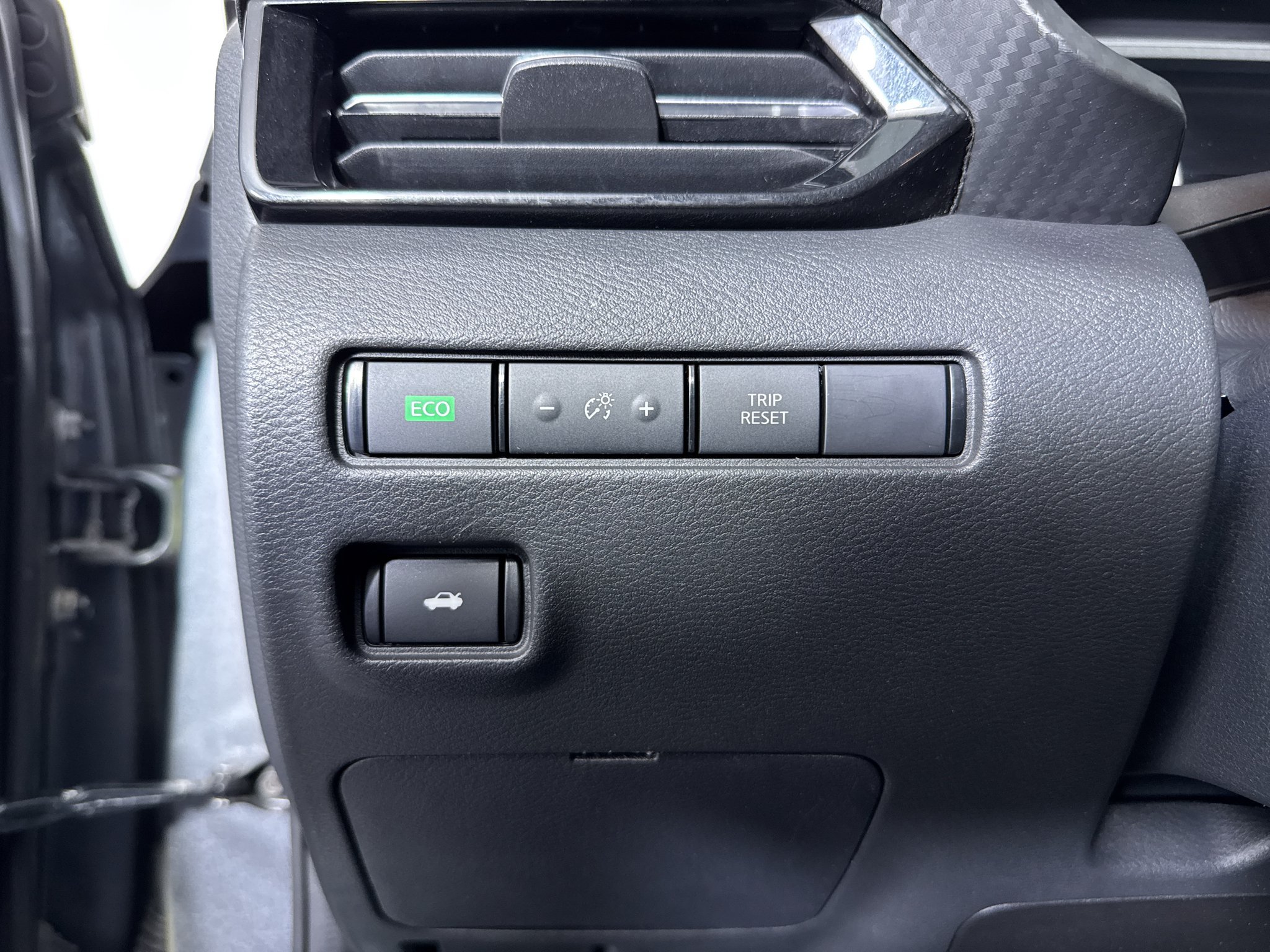 Used 2020 Nissan Sentra SR w/ Electronics Package FWD image 24