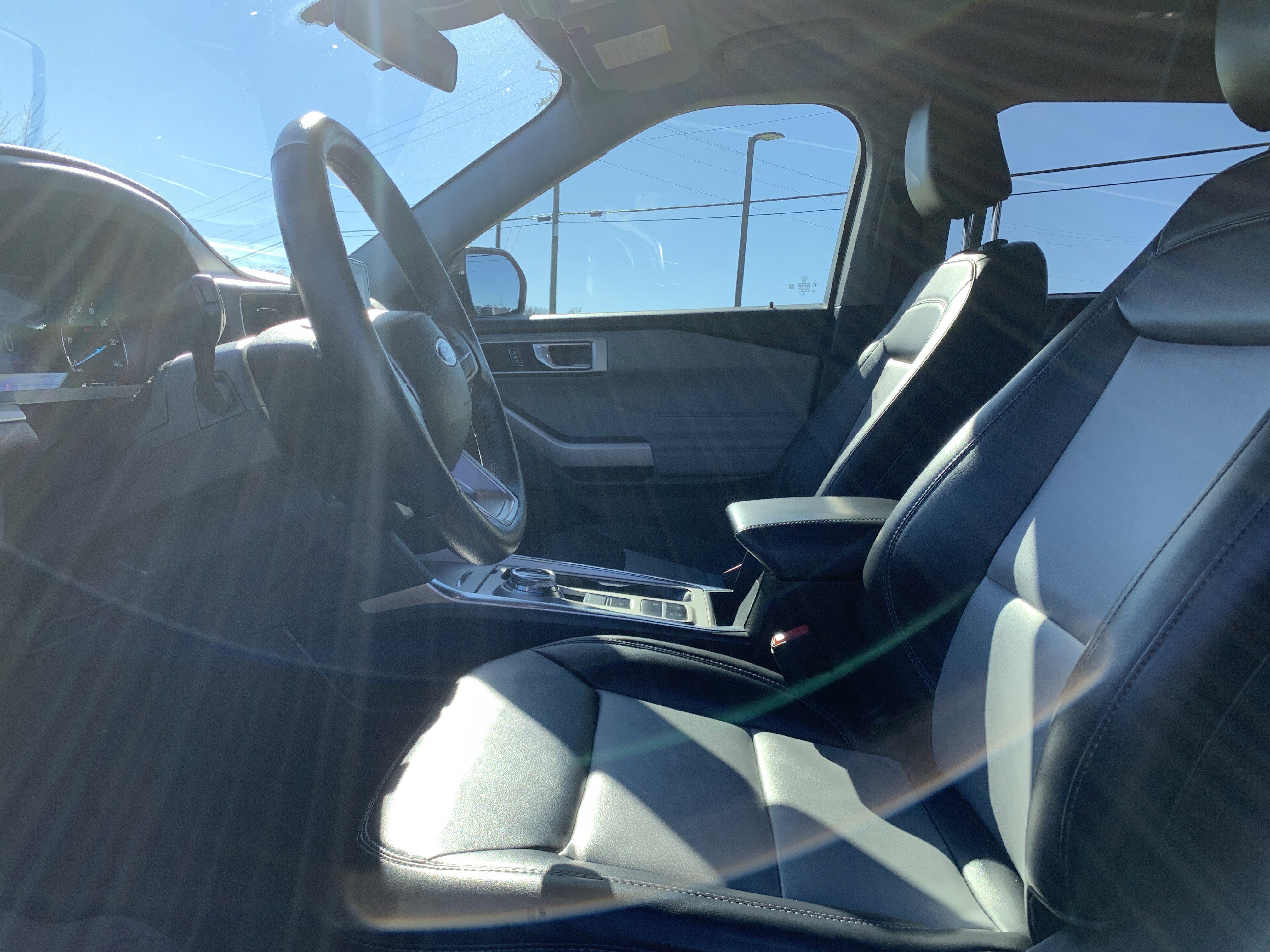 Used 2022 Ford Explorer XLT w/ Equipment Group 202A image 16