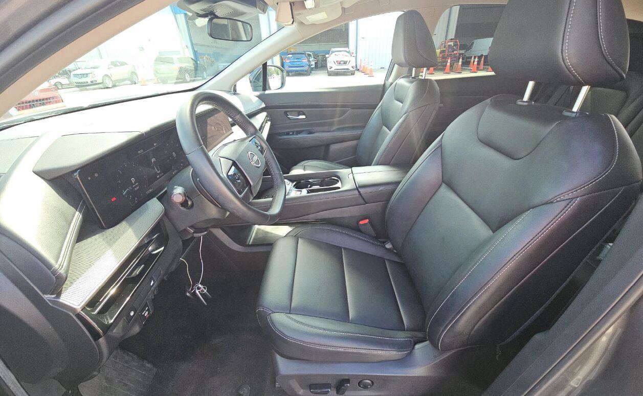 Used 2025 Nissan Murano SV w/ Cargo Package AWD/4WD image 3