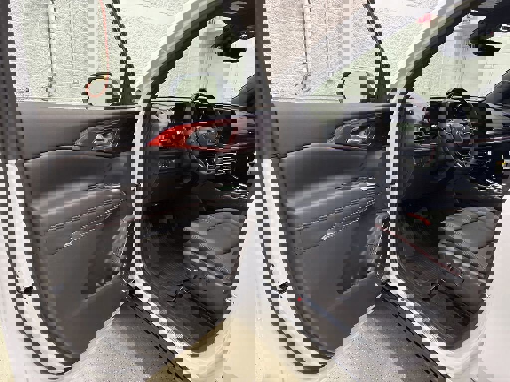 New 2026 Chevrolet Traverse RS AWD/4WD image 13