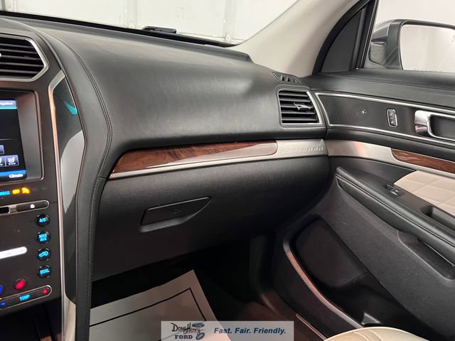 Used 2016 Ford Explorer Platinum image 46