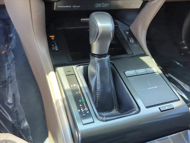 Used 2022 Lexus GX 460 Premium w/ Accessory Package AWD/4WD image 25