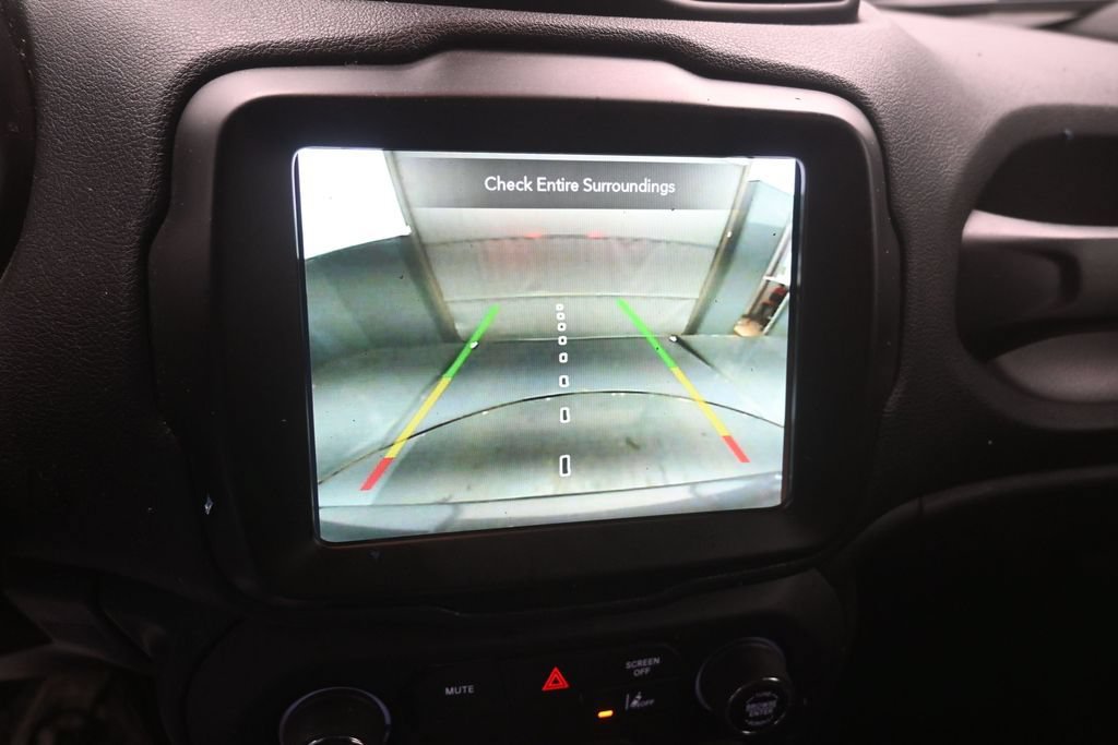 Used 2022 Jeep Renegade Altitude AWD/4WD image 9