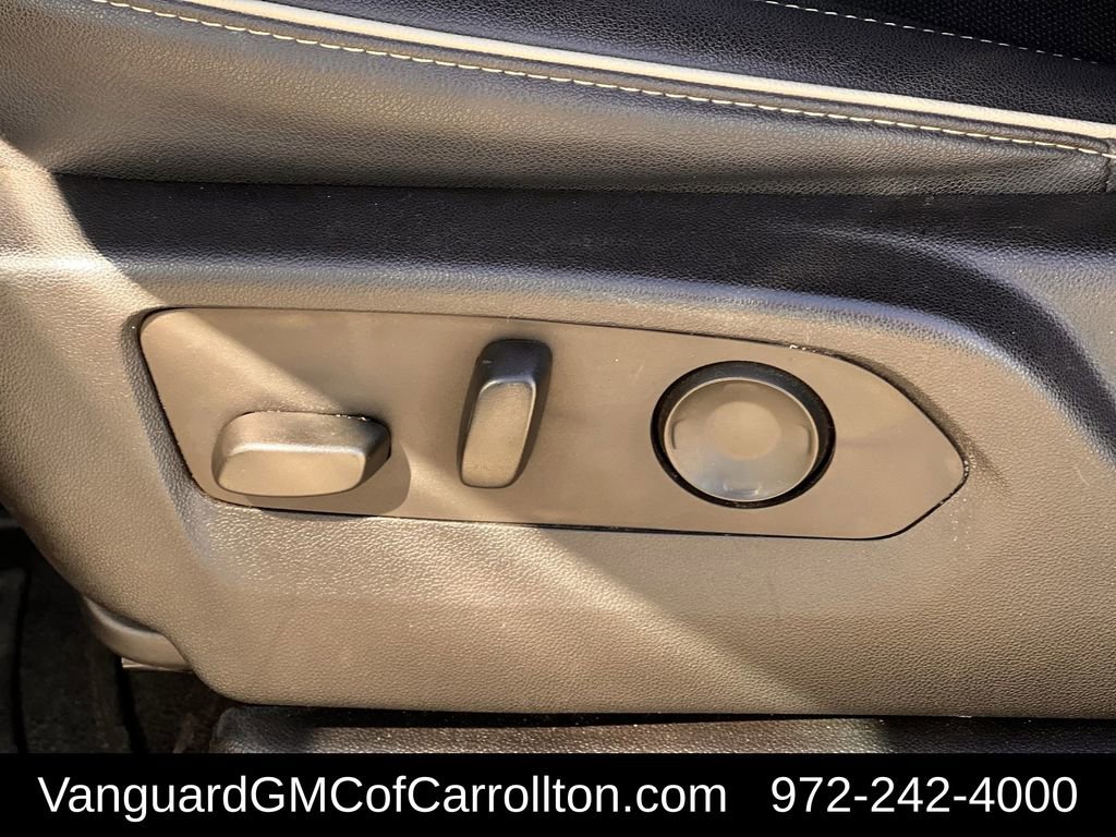 Used 2023 Chevrolet Suburban Premier w/ Advanced Technology Package image 26