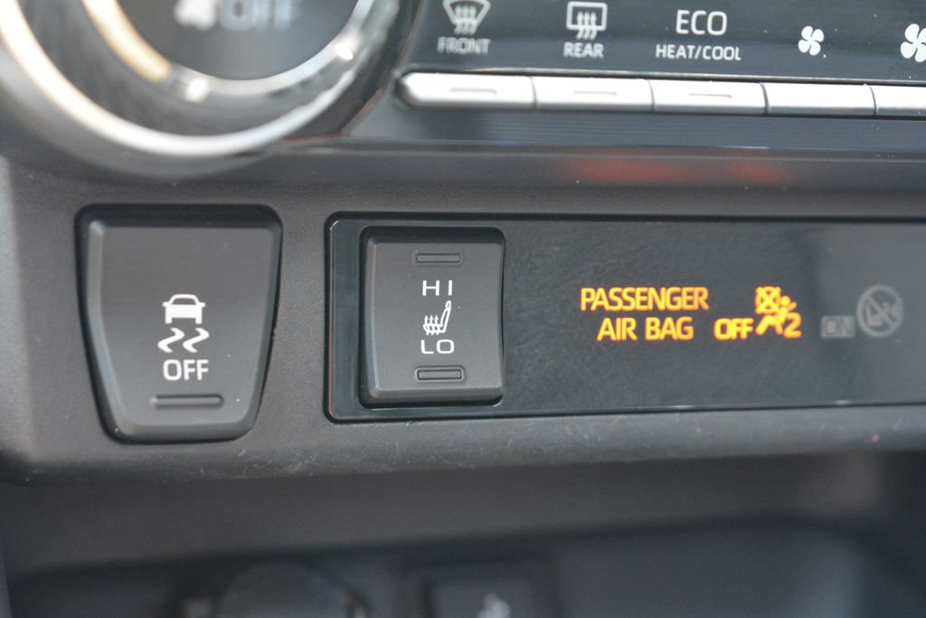 Used 2021 Toyota RAV4 XSE AWD/4WD image 21