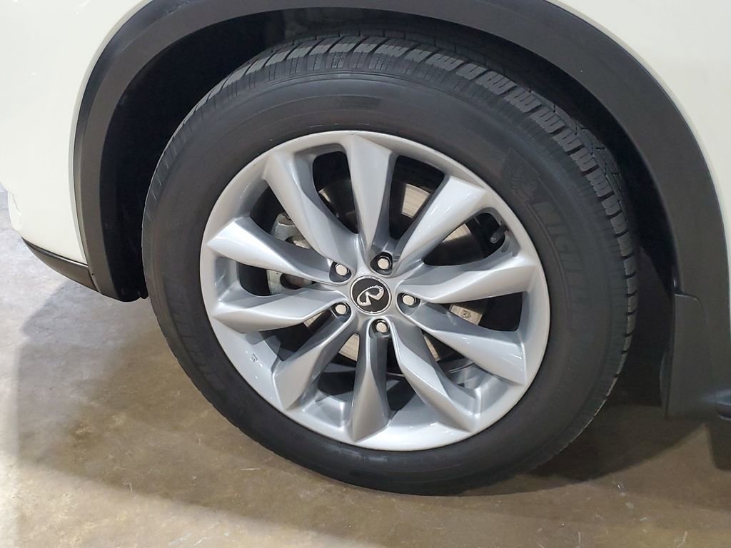 Used 2019 INFINITI QX50 Luxe w/ Navigation Package image 39