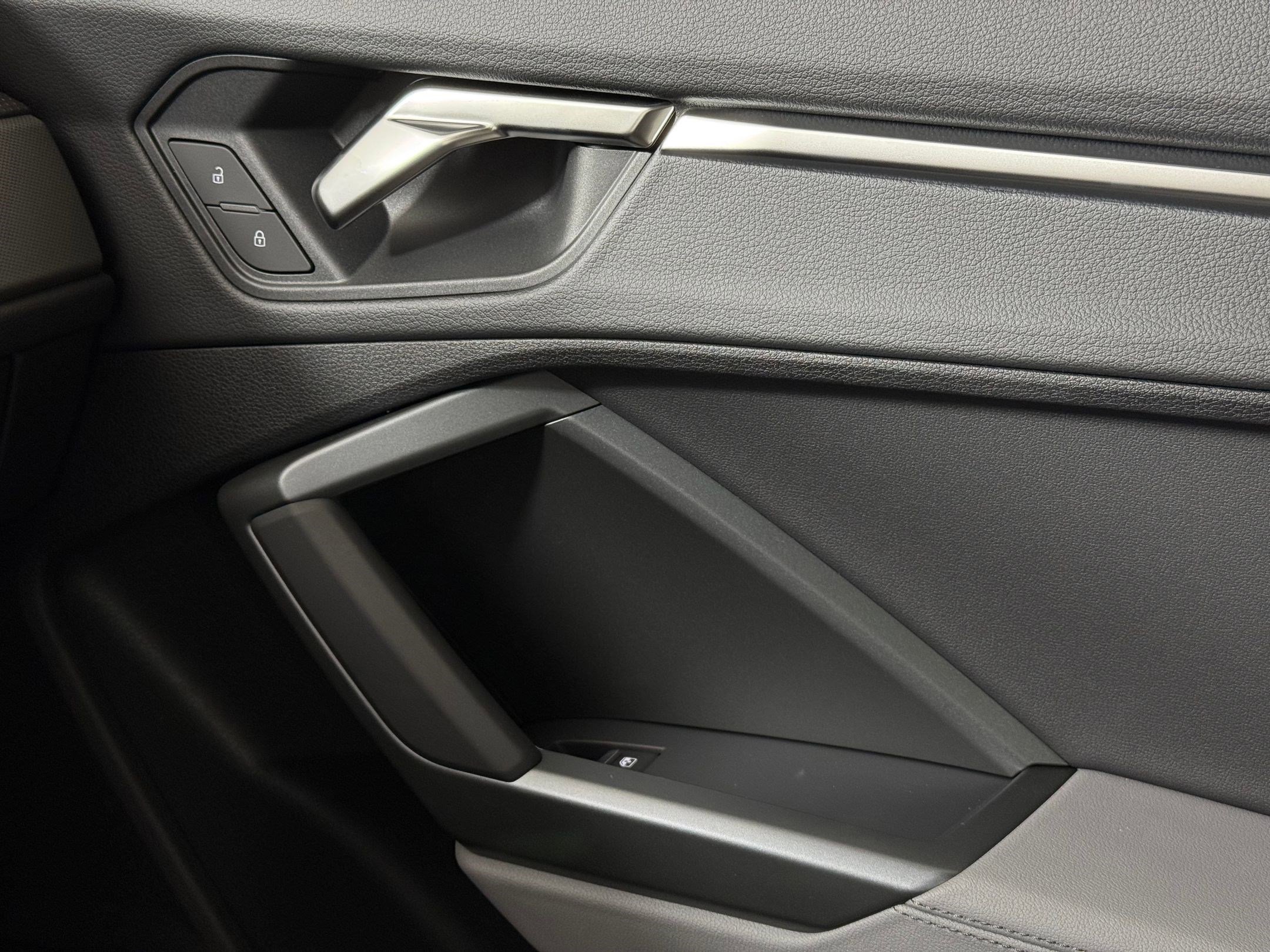 New 2025 Audi Q3 2.0T Premium image 25