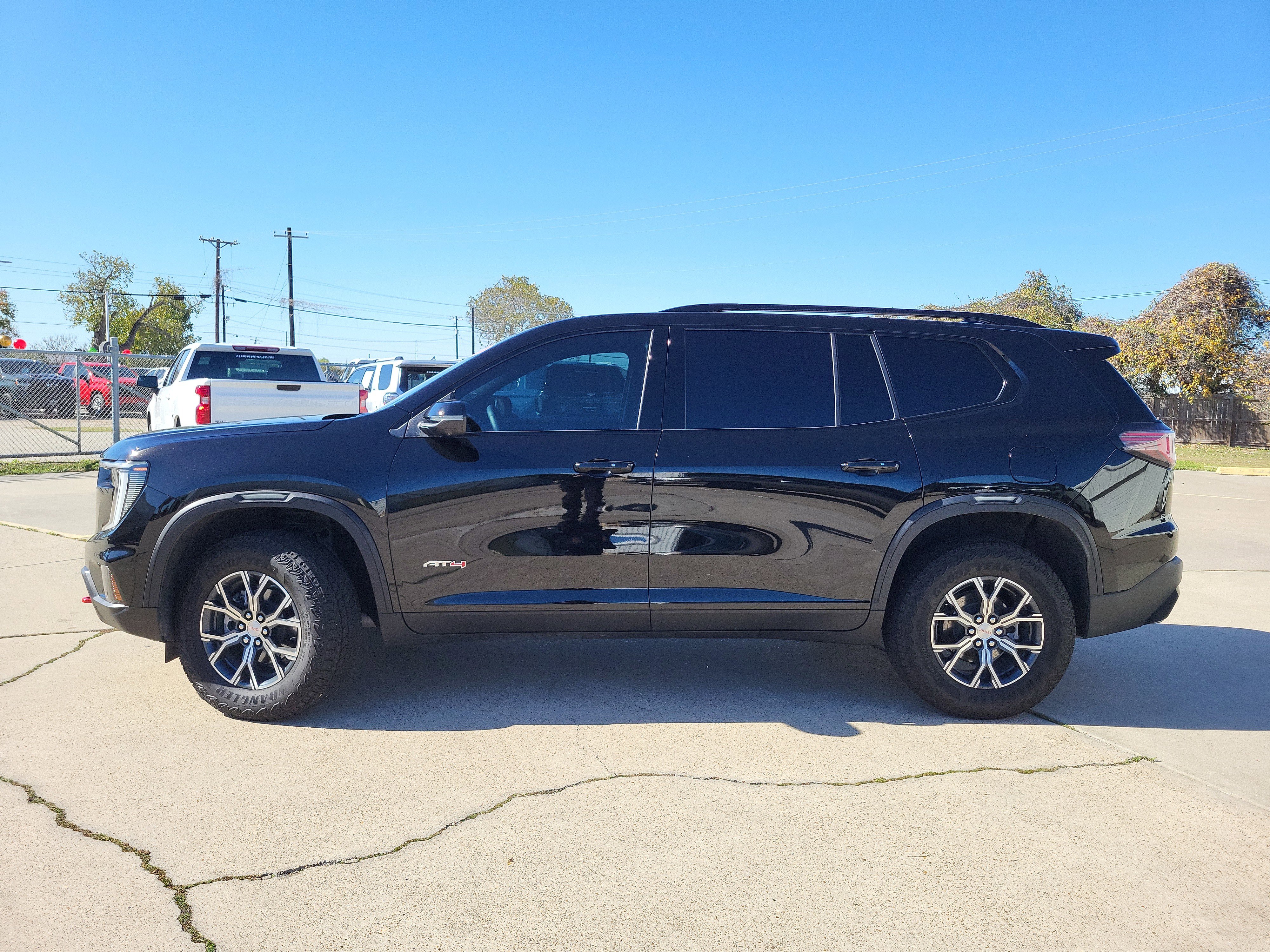 Certified 2025 GMC Acadia AT4 image 8
