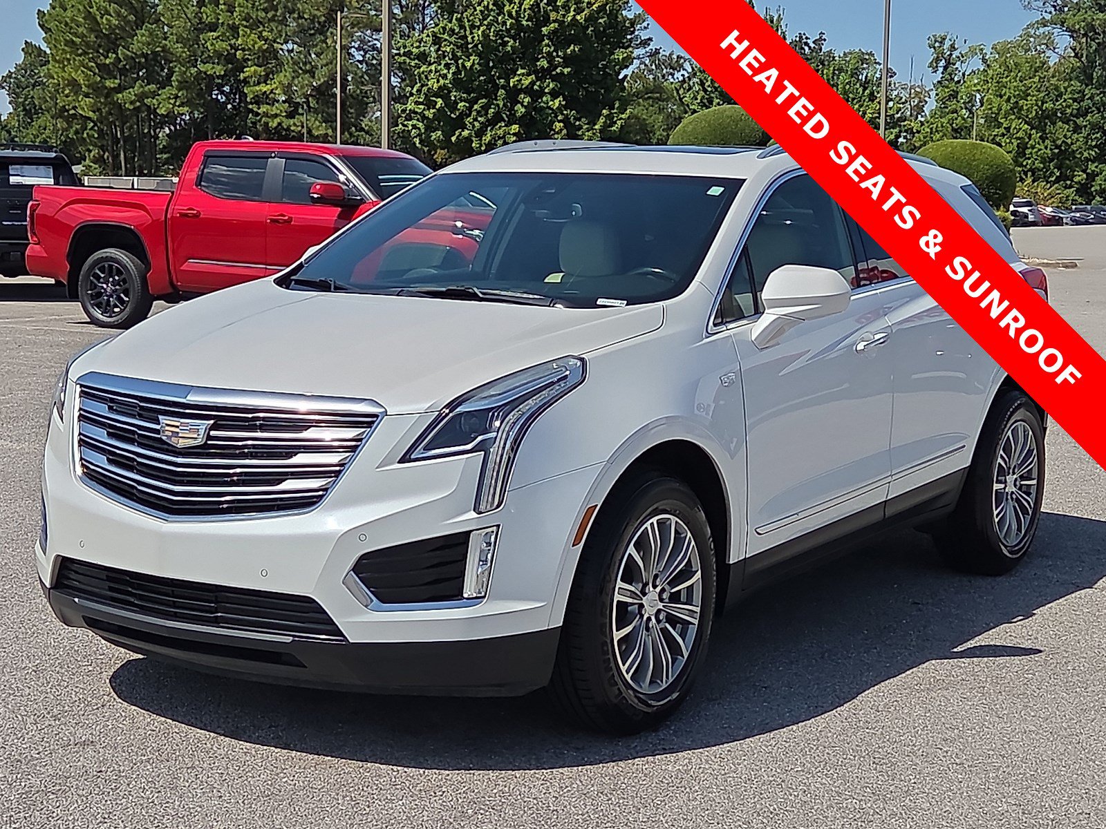 Used 2019 Cadillac XT5 Luxury FWD image 2