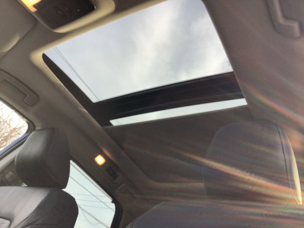 Used 2024 Nissan Pathfinder Platinum w/ Cargo Package image 31