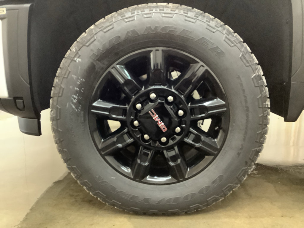 New 2026 GMC Sierra 2500 AT4 w/ AT4 Premium Plus Package image 34