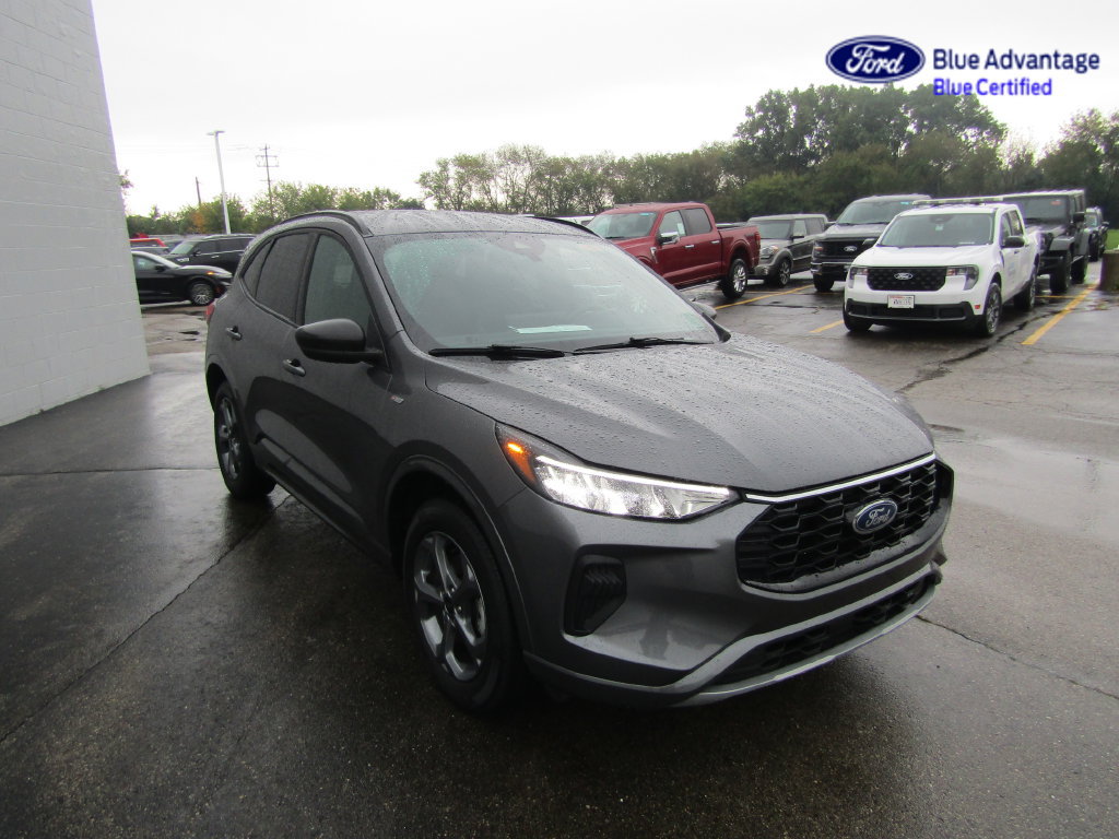 Certified 2024 Ford Escape ST-Line w/ Tech Pack #1 AWD/4WD image 9