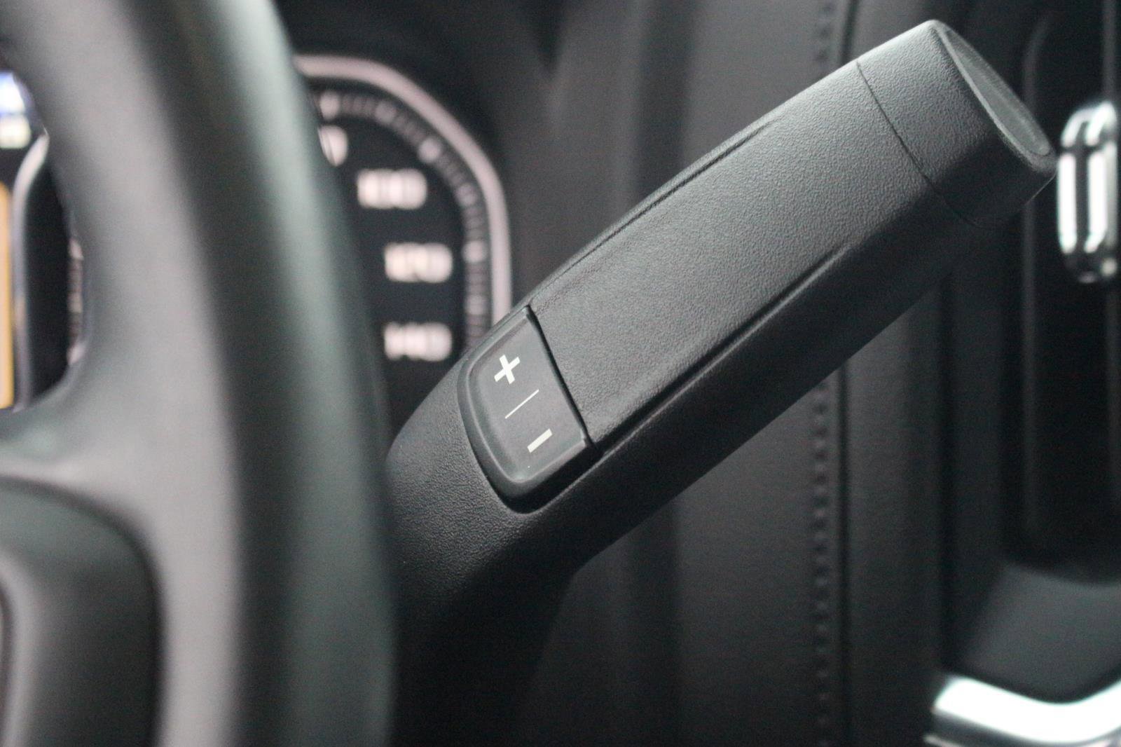 Used 2023 GMC Sierra 3500 Denali image 30