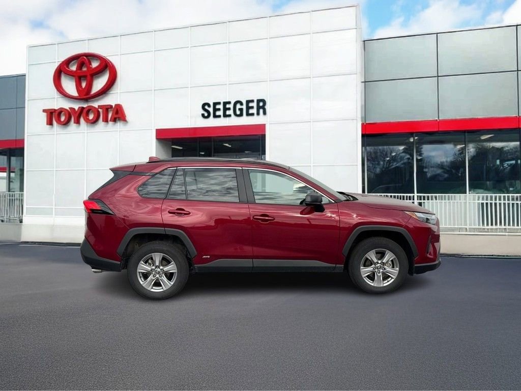 Used 2025 Toyota RAV4 LE video 2