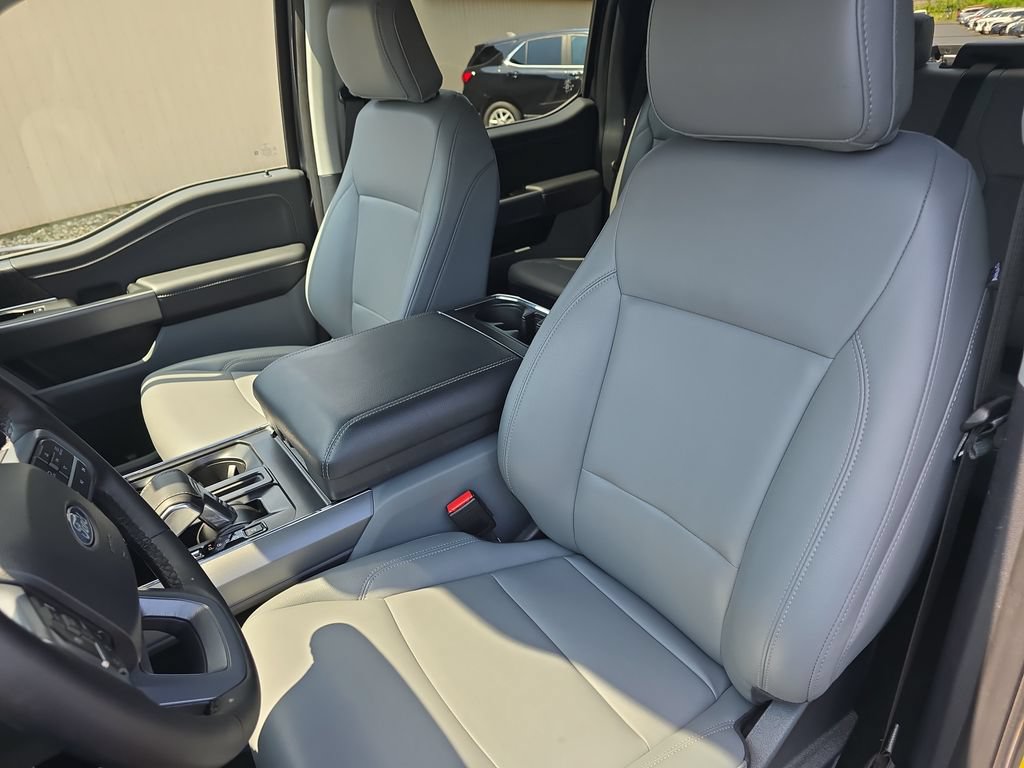Used 2025 Ford F150 Lightning Flash AWD/4WD image 15