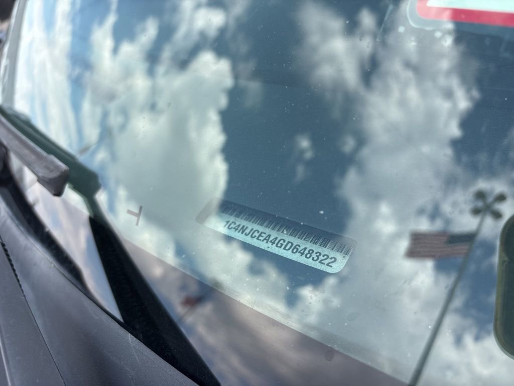 Used 2016 Jeep Compass Latitude image 10