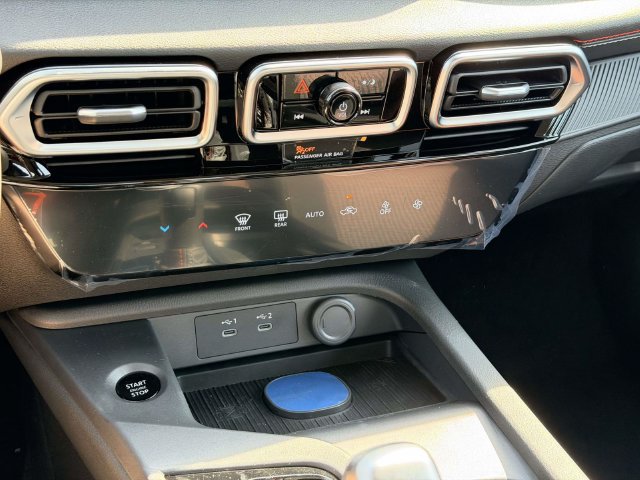New 2027 Nissan Sentra SR w/ Floor Mat Package FWD image 21