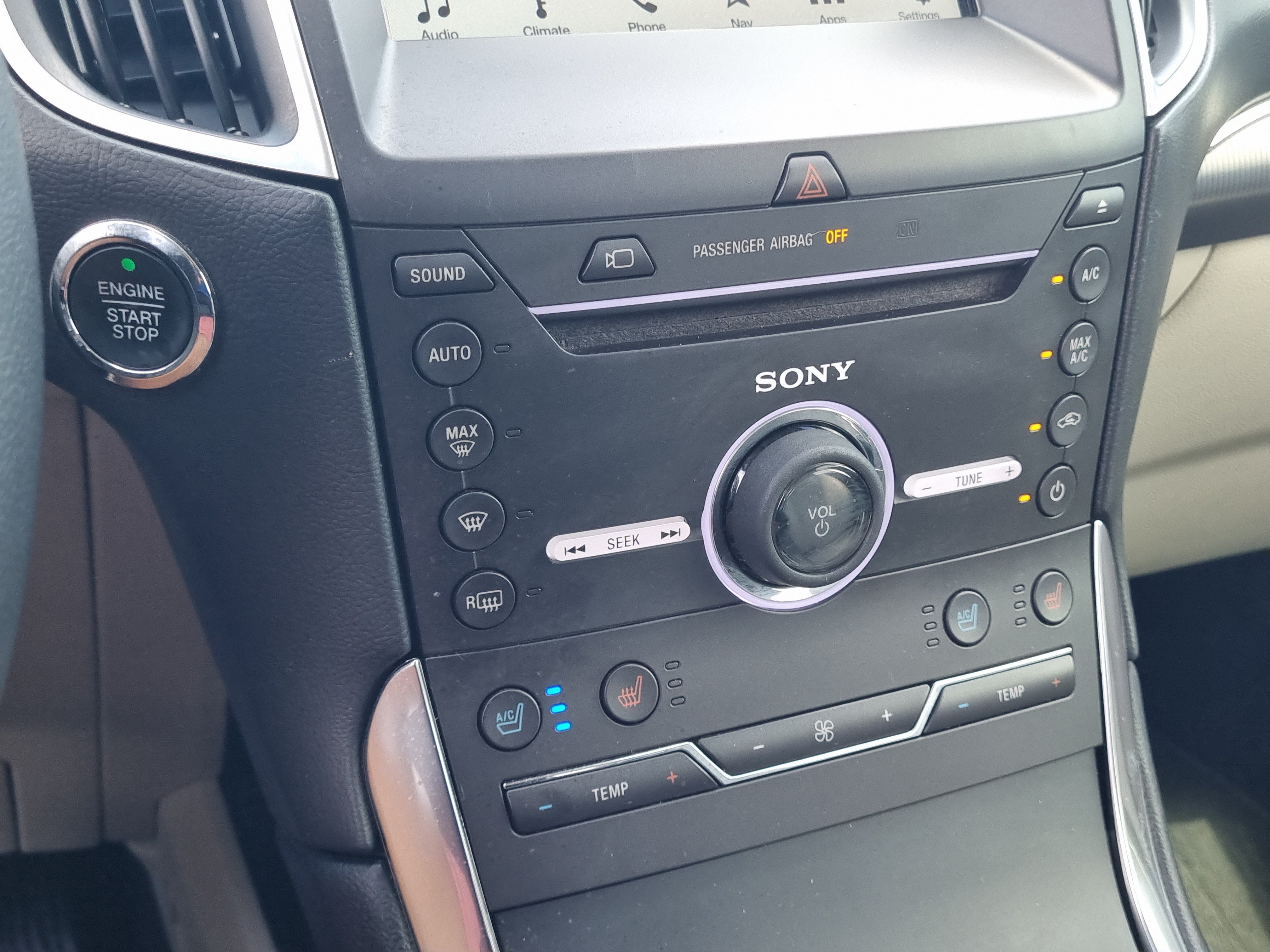 Used 2016 Ford Edge Titanium w/ Equipment Group 302A FWD image 31