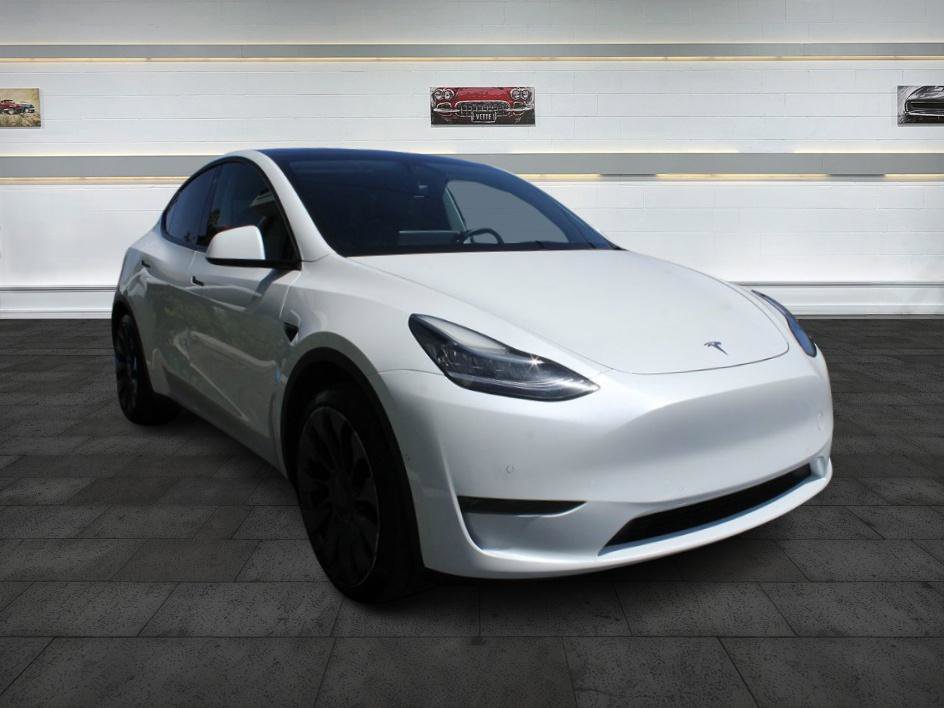Used 2021 Tesla Model Y Long Range image 1