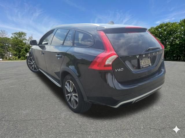 Used 2016 Volvo V60 T5 Cross Country w/ Convenience Package AWD/4WD image 5