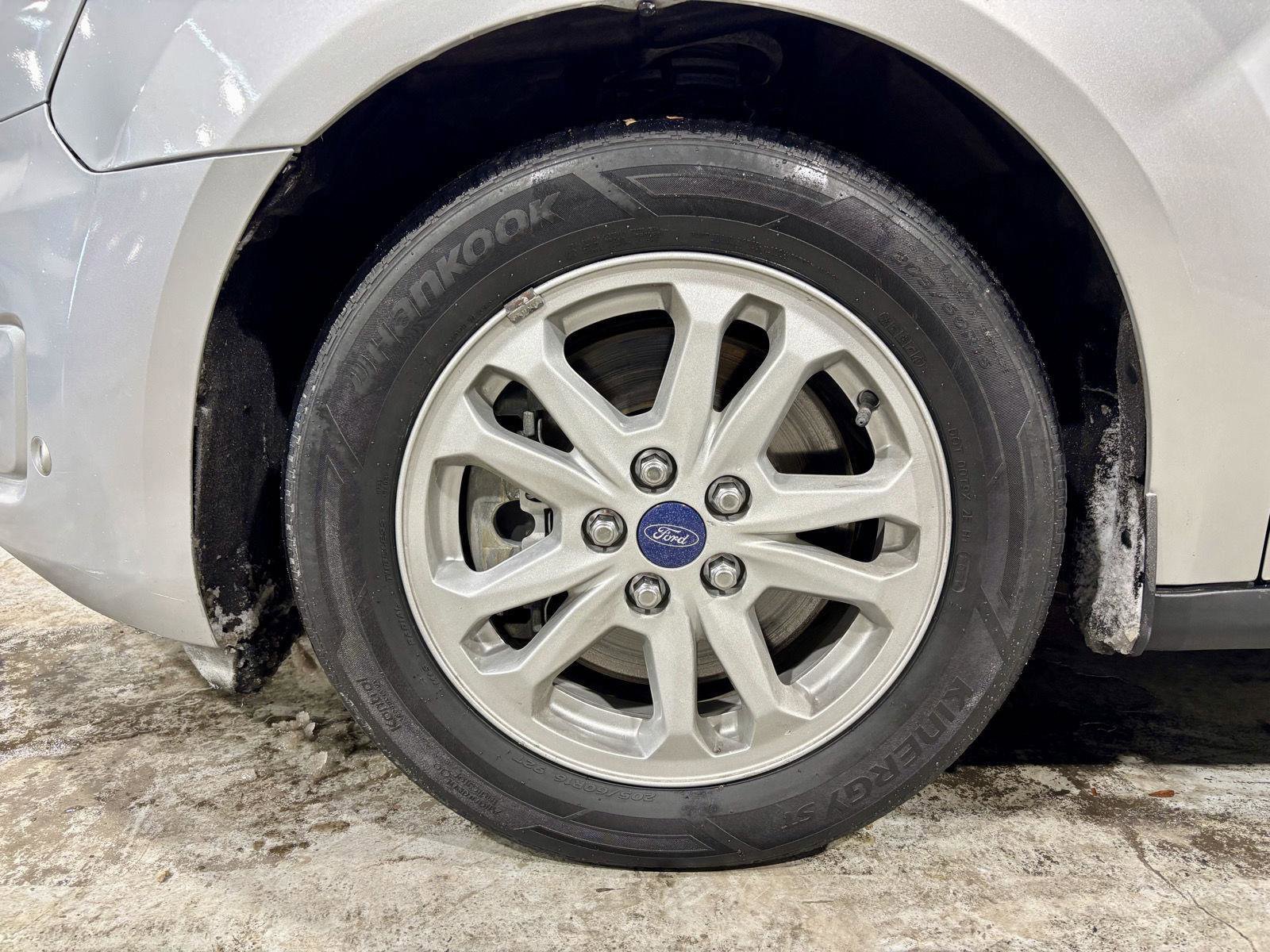 Used 2019 Ford Transit Connect XLT w/ Driver-Assist Package image 22