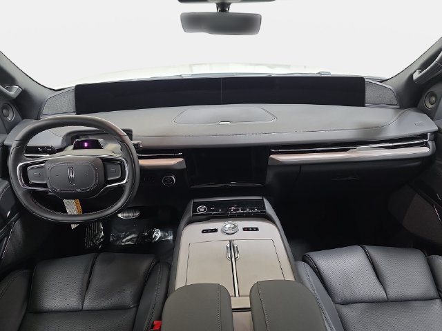 New 2027 Lincoln Navigator Reserve w/ Jet Appearance Package AWD/4WD image 9