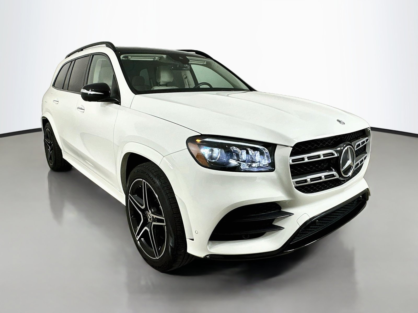Used 2022 Mercedes-Benz GLS 450 4MATIC image 3