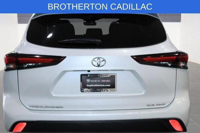 Used 2024 Toyota Highlander XLE AWD/4WD image 15