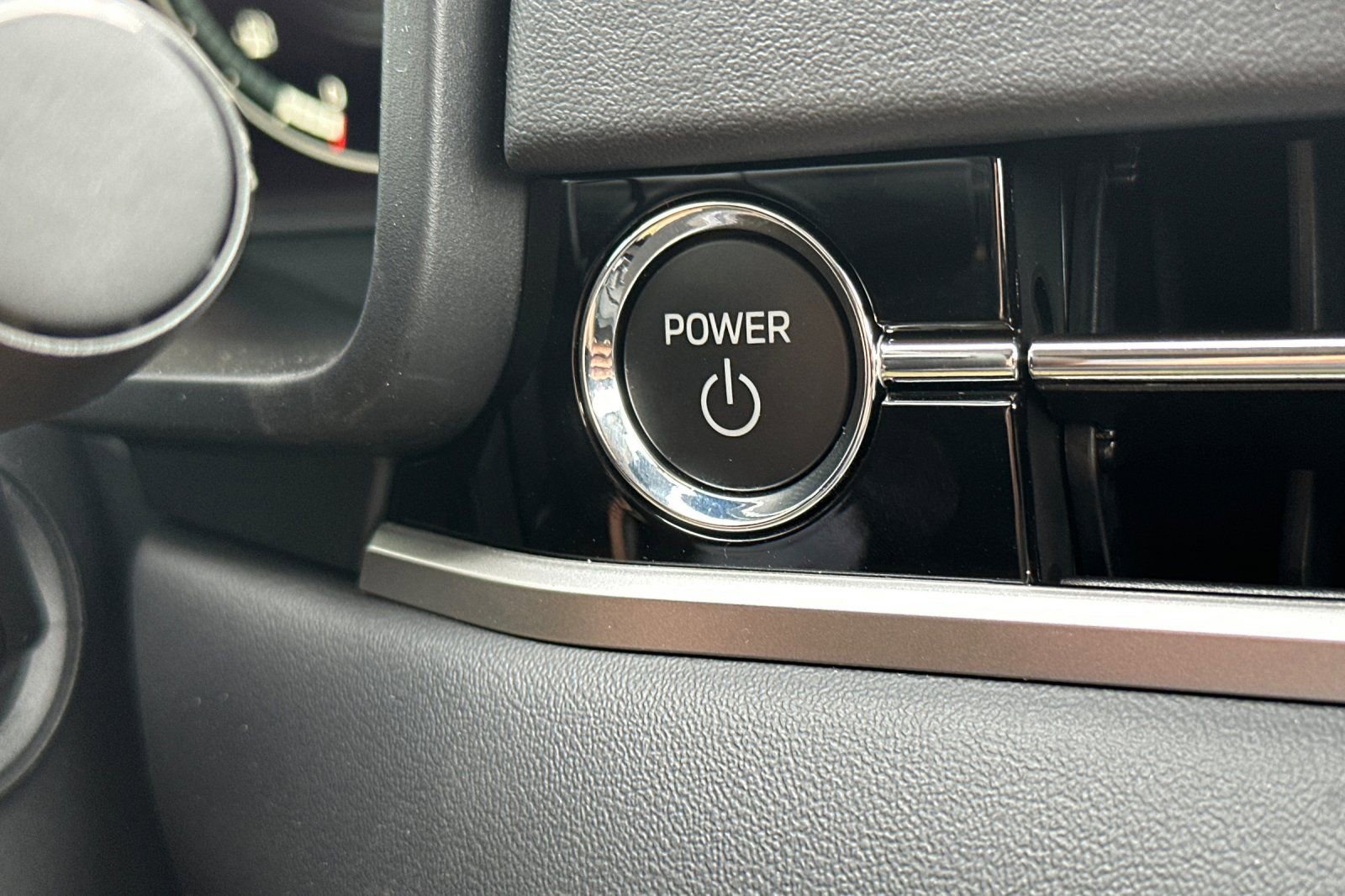 New 2025 Mitsubishi Outlander SE image 22