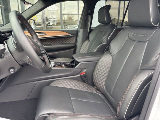 New 2026 Jeep Grand Cherokee Summit w/ Obsidian Package image 5