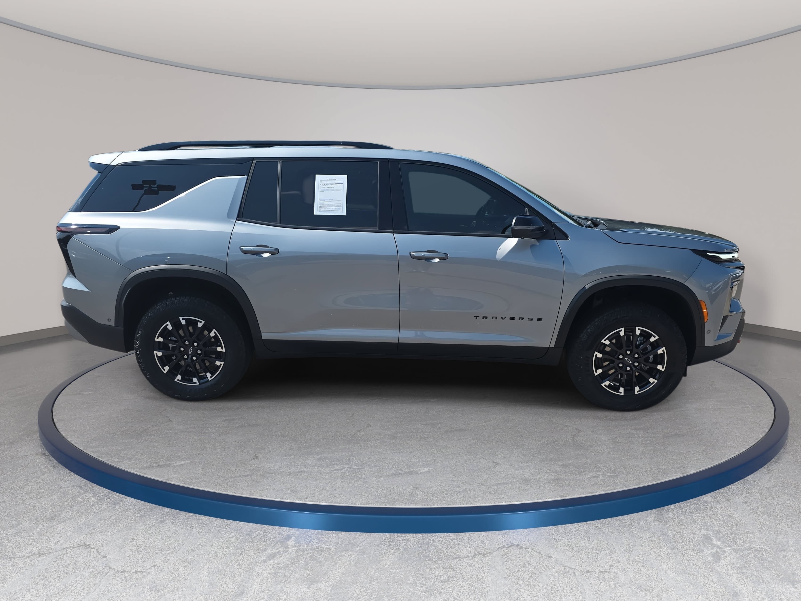 Used 2025 Chevrolet Traverse Z71 w/ Enhanced Driving Package AWD/4WD image 4