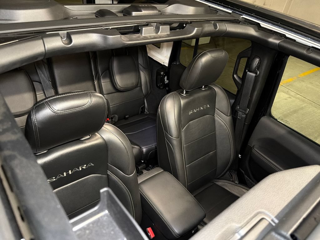 Used 2023 Jeep Wrangler Unlimited Sahara w/ Cold Weather Group AWD/4WD image 15