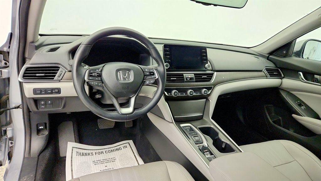 Used 2018 Honda Accord Touring image 12